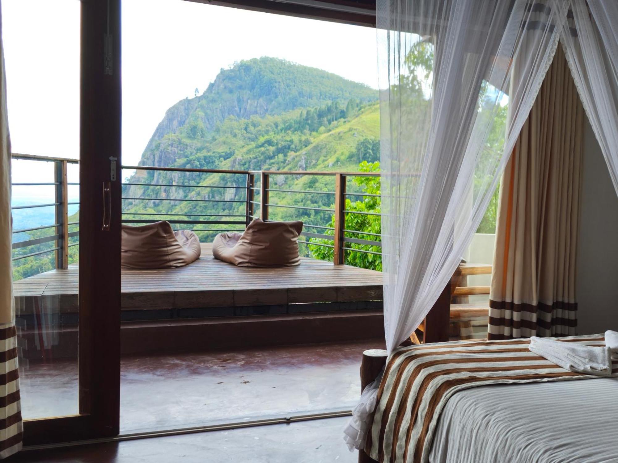Проживання в сім'ї Mount View Guest Елла